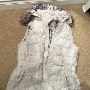 Cream vest - North Face with hood and zip off faux fur trim